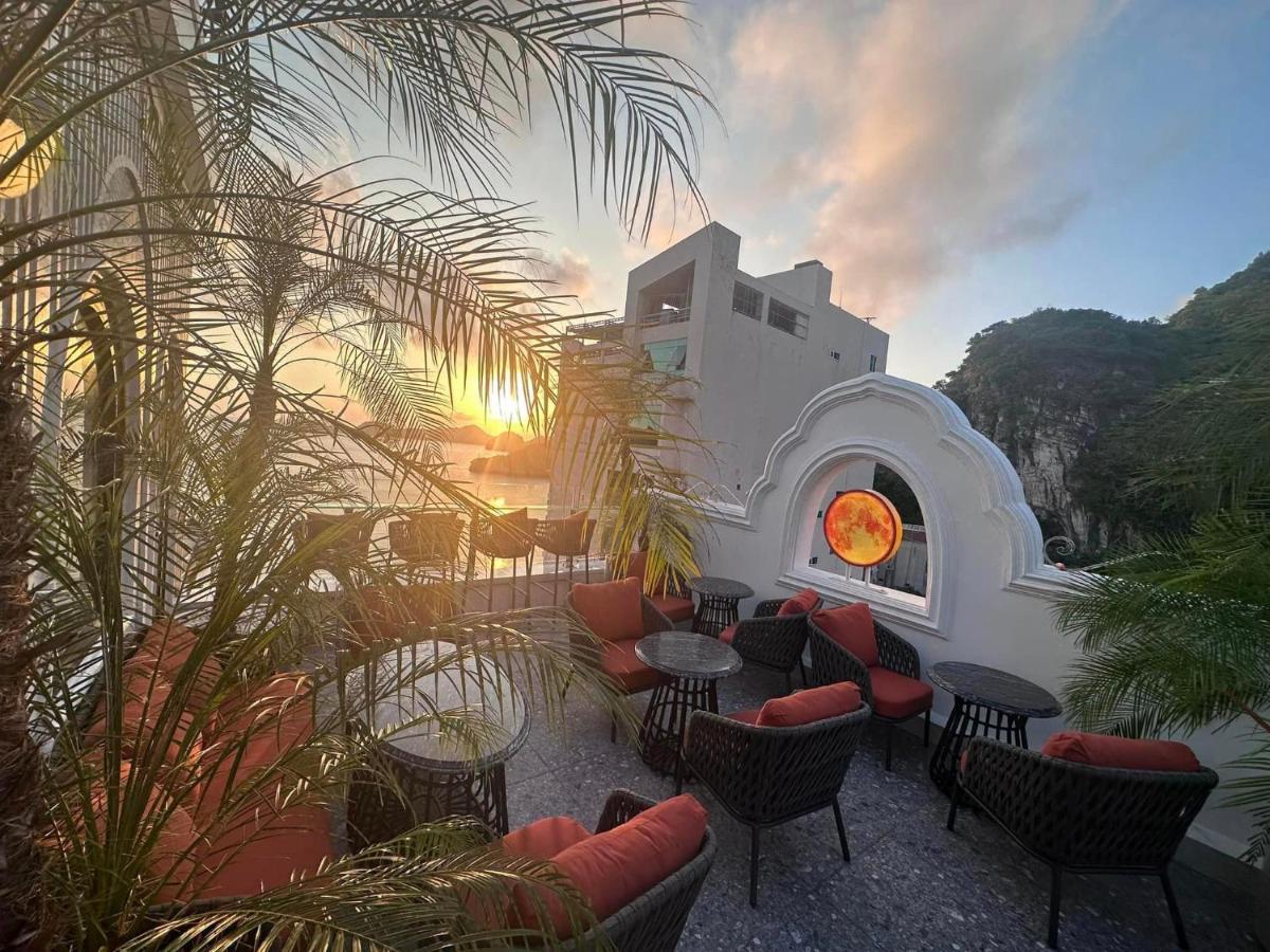 The Moon Boutique Hotel Cat Ba Chan Chau Dış mekan fotoğraf